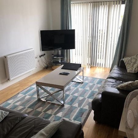 Appartement Stockley Near Heathrow à Yiewsley Extérieur photo
