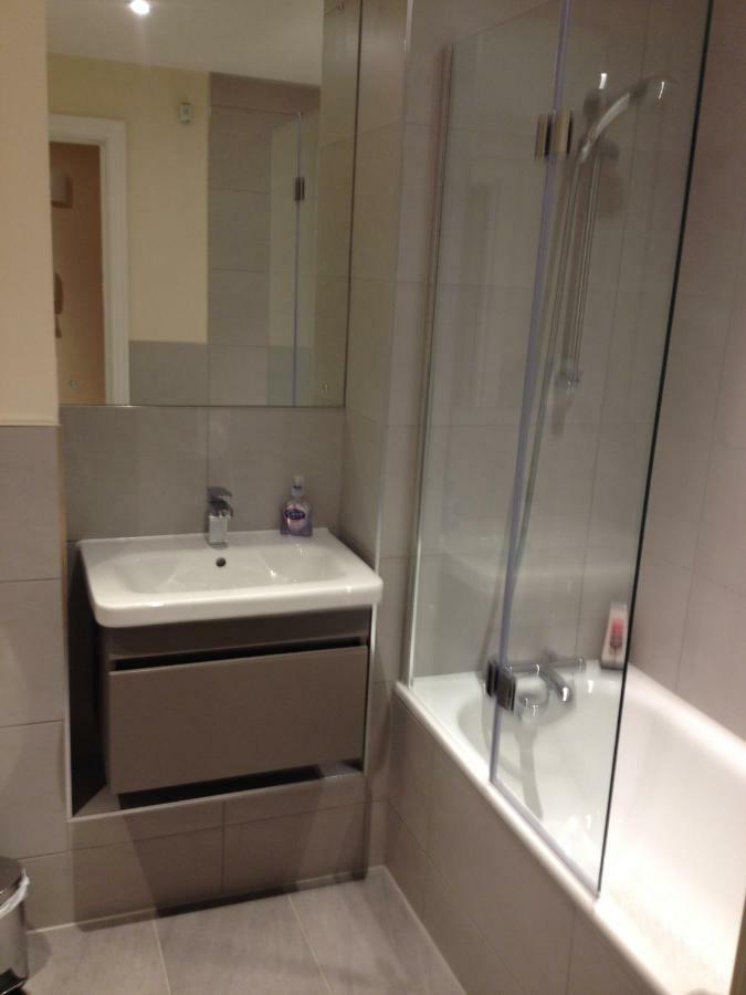 Appartement Stockley Near Heathrow à Yiewsley Extérieur photo